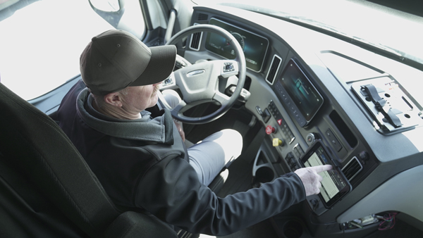 Daimler Trucks And Platform Science Introduce Virtual Vehicle
