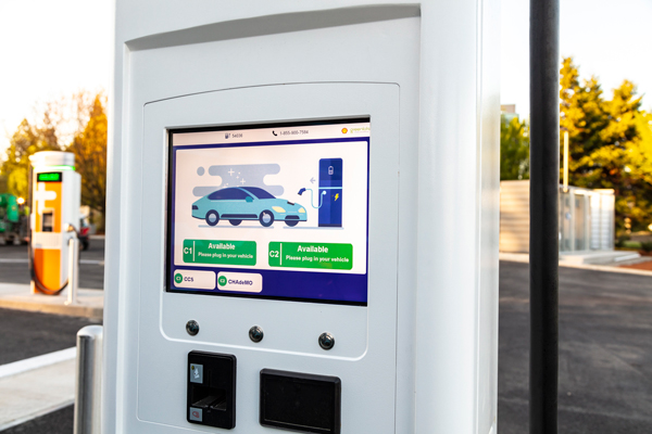 Electric Island First-Of-Its-Kind Heavy-Duty Electric Truck Charging Site Opens