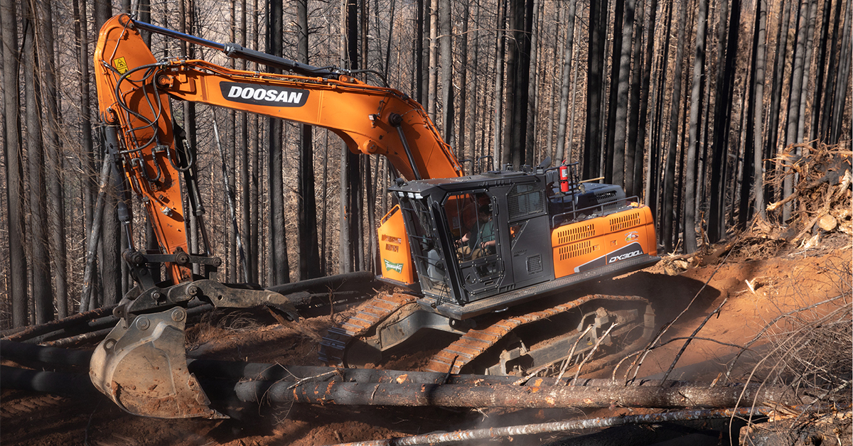 Wildfire Cleanup With Doosan DX300LL-5 Road Builder 