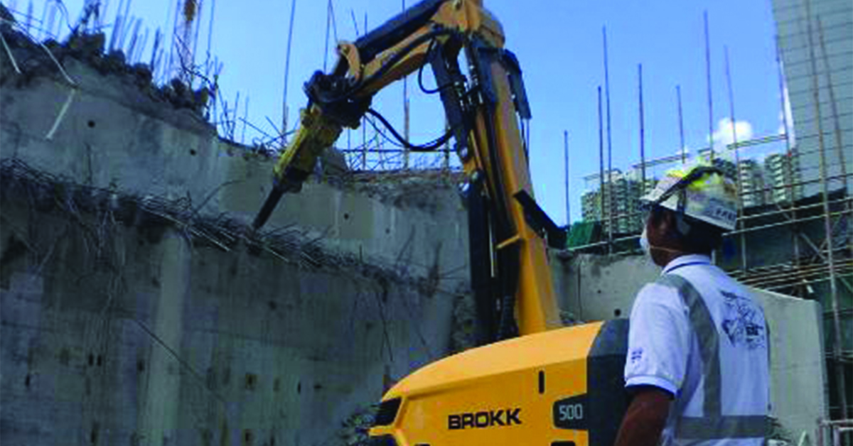 Remote-Controlled Construction Equipment Offers Flexible Operation