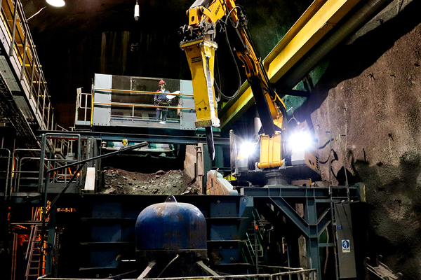 Brokk Introduces Pedestal Boom 