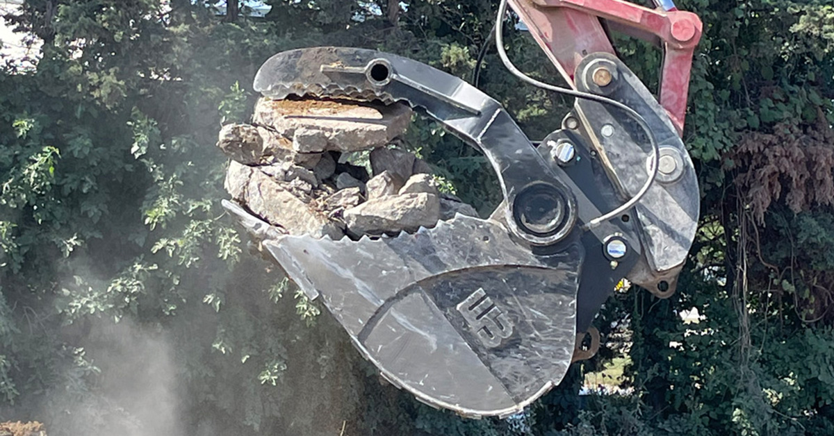 Werk-Brau Introduces Hydra-Clamp Bucket For Heavy Or Awkward Loads