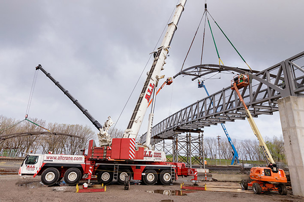 ALL Cranes Relies On Two Liebherrs For Dual Pick At Bridge In Cleveland