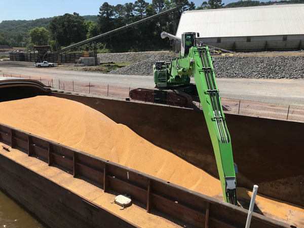 Sennebogen 860 Puts Guntersville Terminal On The Cutting Edge